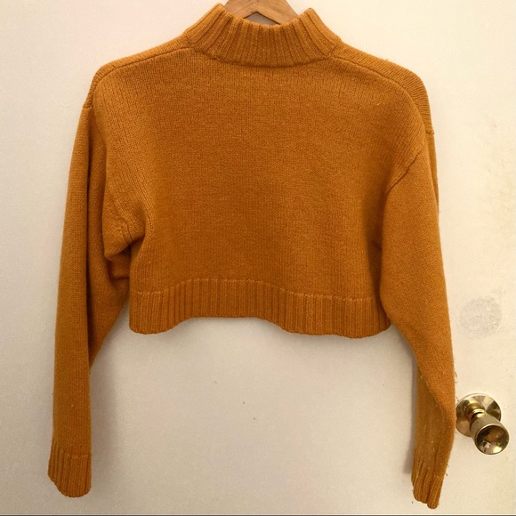 Wilfred medium orange turtleneck. - Picture 2 of 3